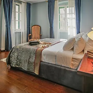 4* krevet i doručak Theatre Luxury