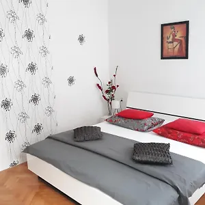 3* Pensjonat Miletic Near The Palace